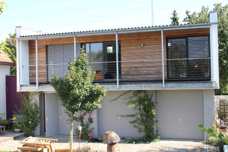 Aufstockung einer Wohnung auf ehemalige Baggergarage in Rulfingen, J Schnell Architektur